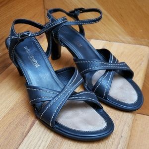 Black leather 2.75" heel sandal